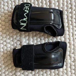 Dakine wrist guards black - real photos to be added soon